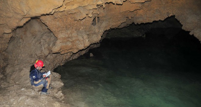Görenleri büyüleyen Akçakale Mağarası turizme açılıyor