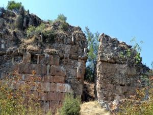 2300 yıllık tiyatroya restorasyon çağrısı
