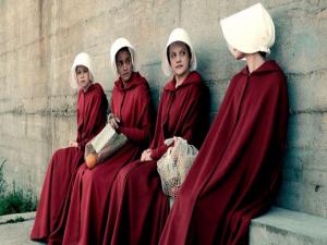 Distopik hikâye 'The Handmaid's Talein devamı geliyor